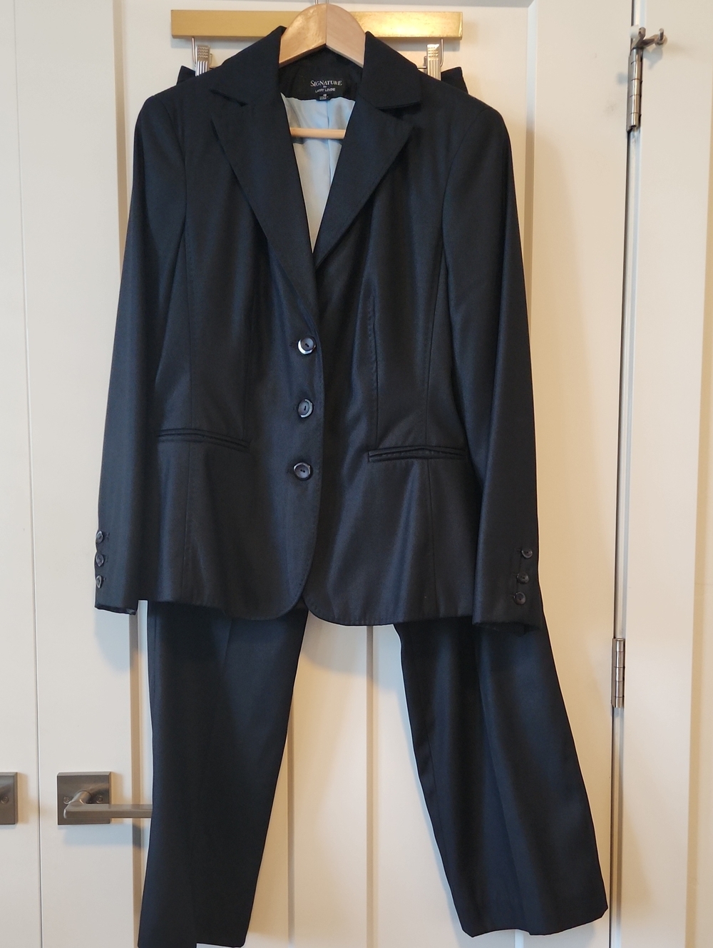 Signature By Larry Levine Navy Women's Two-Piece Suit Jacket & Pants
